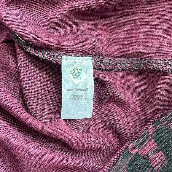 Leith NWT Dark Red & Black Printed Lattice Short Sleeve Top Medium Women’s - Picture 10 of 11